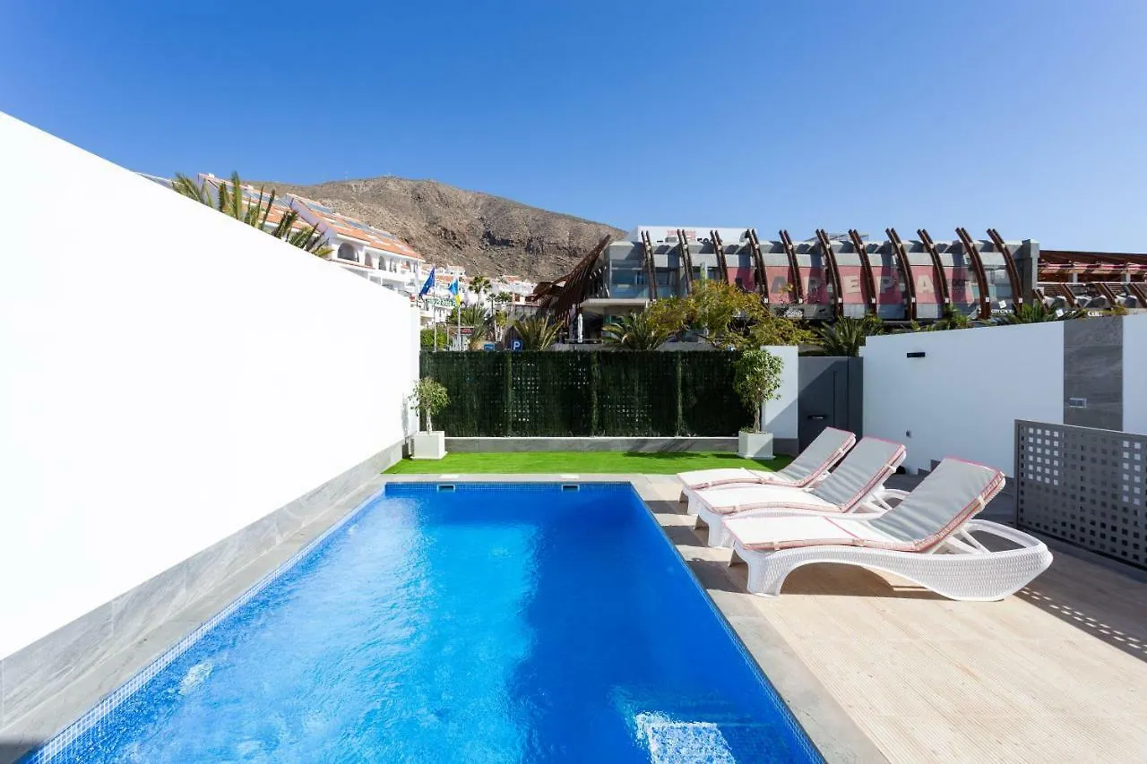 ארונה Portofino Resort